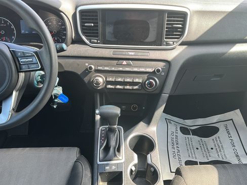Used 2020 Kia Sportage LX FWD image 11
