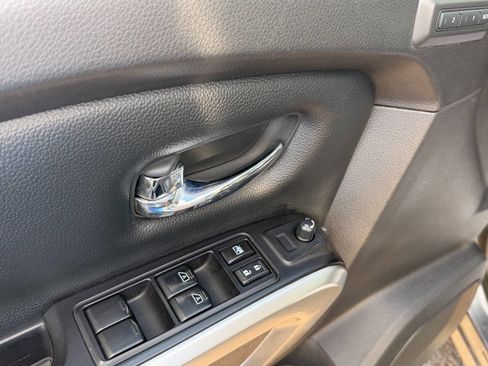 Used 2017 Nissan Titan SL w/ SL Towing Convenience Package AWD/4WD image 22