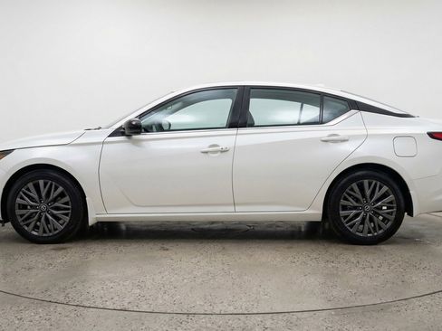 Used 2025 Nissan Altima 2.5 SV image 5