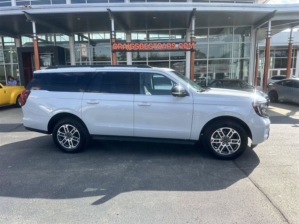 Used 2025 Ford Expedition Max Active AWD/4WD image 1