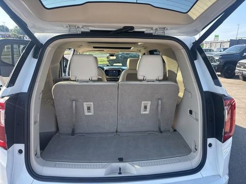 Used 2022 GMC Acadia Denali w/ Denali Ultimate Package FWD image 35