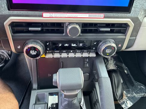New 2026 Toyota Tacoma Limited AWD/4WD image 27