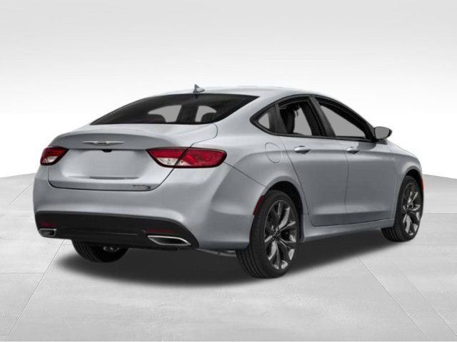 Used 2015 Chrysler 200 S w/ Navigation & Sound Group I FWD image 5