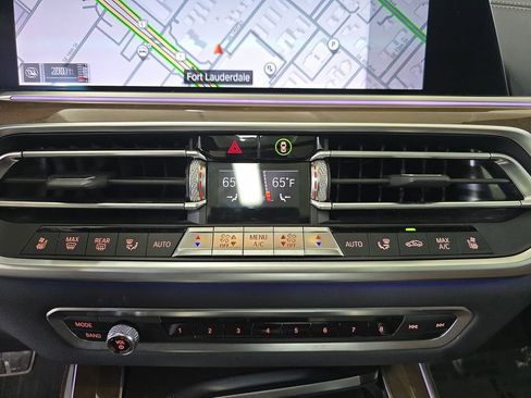 Used 2019 BMW X5 xDrive50i w/ M Sport Package image 25