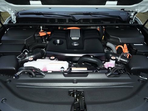 Used 2026 Lexus LX 700h Ultra Luxury image 36