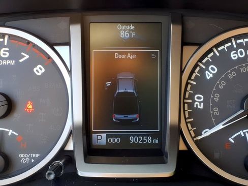 Used 2019 Toyota Tacoma SR5 AWD/4WD image 25