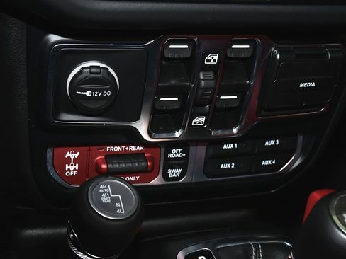 Used 2024 Jeep Wrangler Unlimited Rubicon 392 image 40