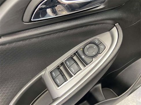 Used 2025 Chevrolet Malibu LT image 17