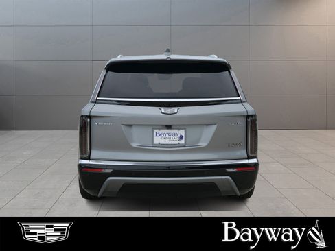 New 2026 Cadillac Vistiq Premium Luxury w/ LPO, Floor Liner Package image 5