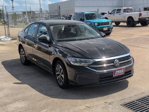 Used 2024 Volkswagen Jetta S FWD image 3