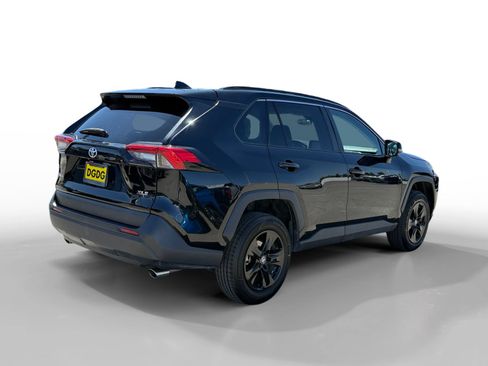 Used 2024 Toyota RAV4 XLE FWD image 5