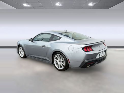 Used 2025 Ford Mustang GT Premium RWD image 3