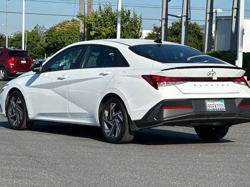 Used 2025 Hyundai Elantra Sport FWD image 5