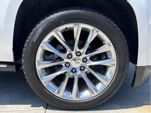 Used 2019 Chevrolet Suburban Premier w/ Premier Plus Edition AWD/4WD image 13