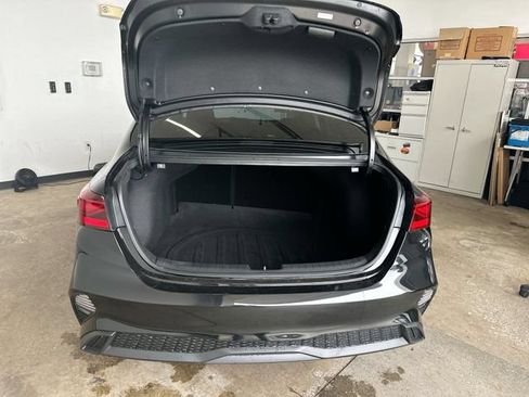 Certified 2023 Kia Forte LXS w/ LXS Technology Package FWD image 21