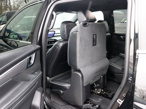 Used 2025 Buick Enclave Preferred image 25