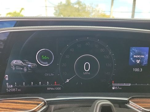 Used 2023 Cadillac Escalade ESV Premium Luxury image 35