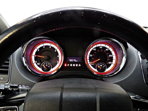 Used 2019 Dodge Grand Caravan SXT FWD image 15