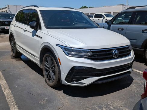 Used 2022 Volkswagen Tiguan SE R-Line FWD image 5