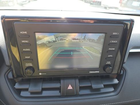 Used 2020 Toyota RAV4 LE w/ Carpet Mat Package image 18