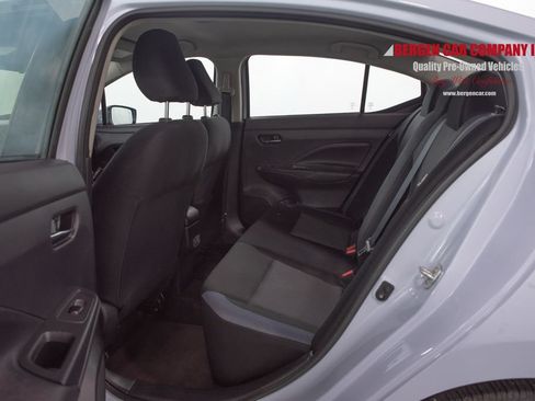 Used 2025 Nissan Versa SV FWD image 8