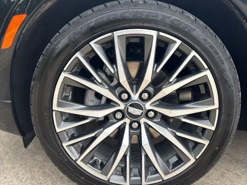 Used 2024 Cadillac XT4 Sport FWD image 10