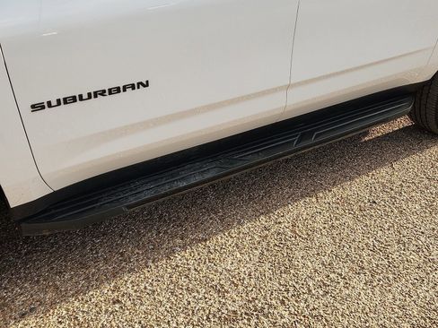 Used 2022 Chevrolet Suburban RST w/ Sport Performance Package image 8