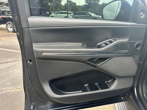 Used 2025 Lincoln Navigator Reserve w/ Jet Appearance Package AWD/4WD image 12