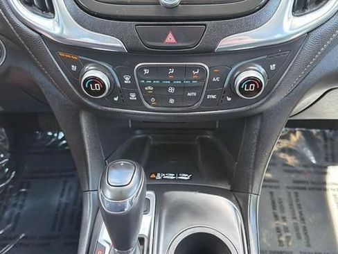 Used 2019 Chevrolet Equinox Premier AWD/4WD image 16