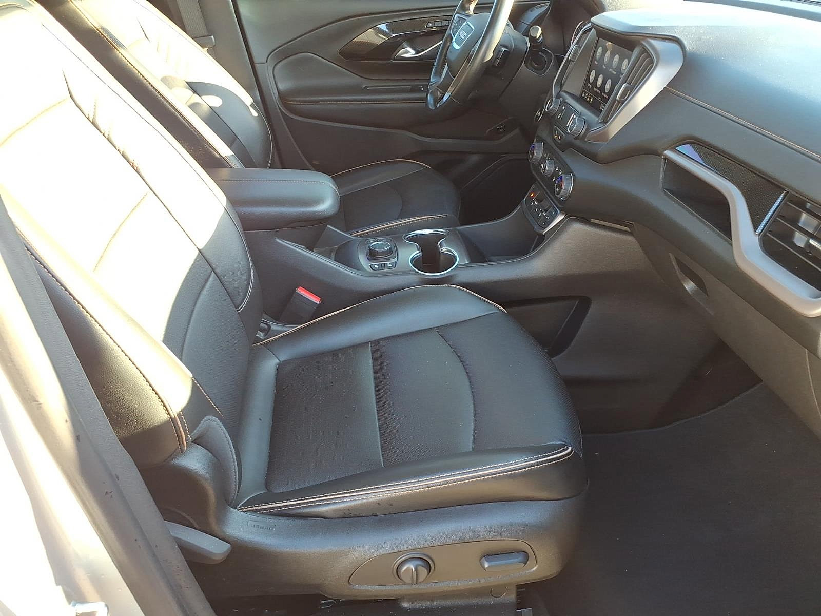 Used 2022 GMC Terrain AT4 AWD/4WD image 8