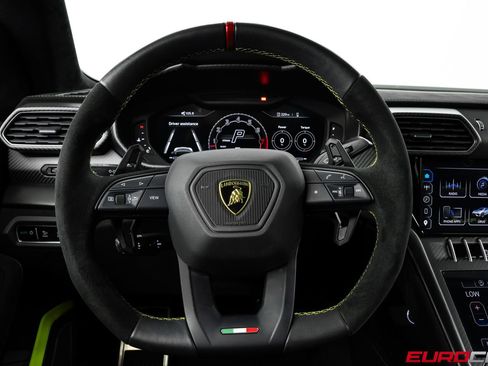 Used 2023 Lamborghini Urus Performante AWD/4WD image 33