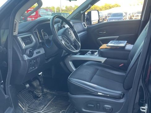 Used 2017 Nissan Titan PRO-4X image 5