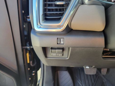 New 2026 GMC Canyon Denali image 19