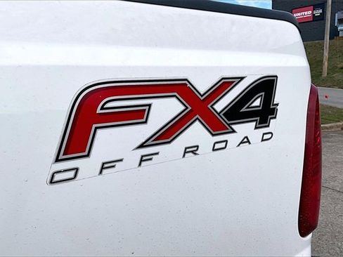 Used 2014 Ford F250 Lariat w/ Lariat Interior Package image 25