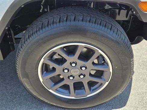 Certified 2023 Jeep Gladiator Overland image 7