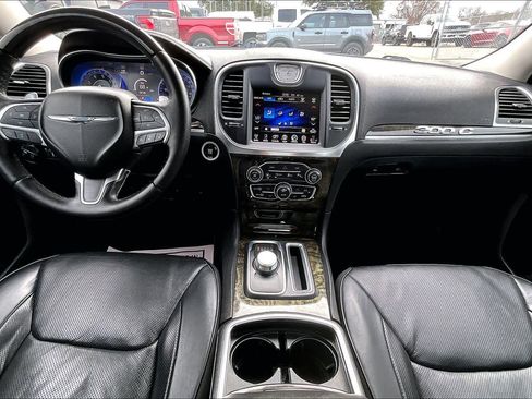 Used 2015 Chrysler 300 C w/ Harman/Kardon Audio Group image 16