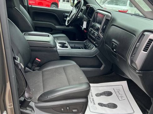 Used 2015 GMC Sierra 1500 SLE w/ All-Terrain Package AWD/4WD image 4