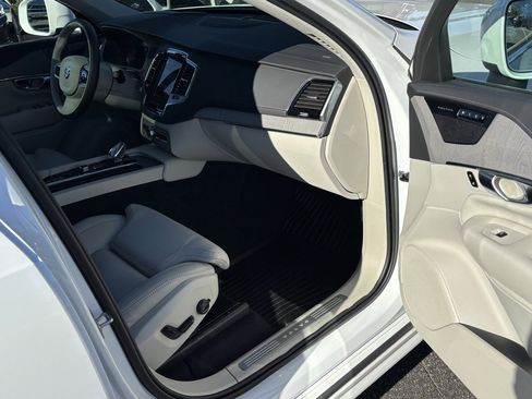 Used 2025 Volvo XC90 T8 Ultra image 30