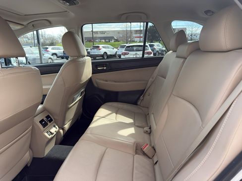 Used 2019 Subaru Outback 2.5i Limited w/ Popular Package #2 image 10