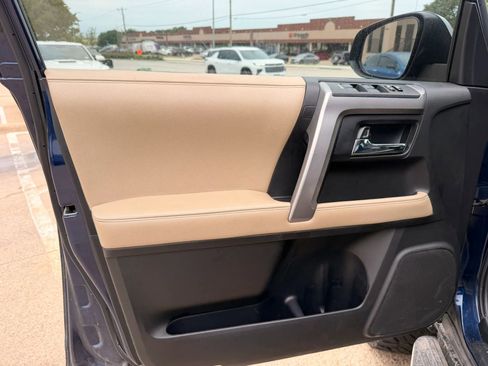 Used 2018 Toyota 4Runner SR5 image 8