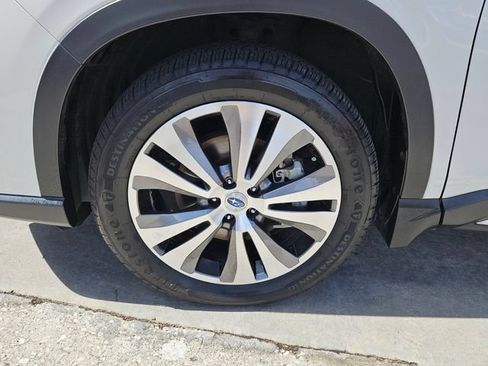 Used 2022 Subaru Ascent Limited w/ Technology Package AWD/4WD image 9