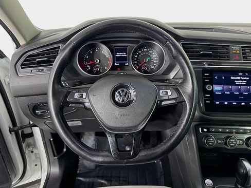 Used 2019 Volkswagen Tiguan SE w/ Panoramic Sunroof Package image 12
