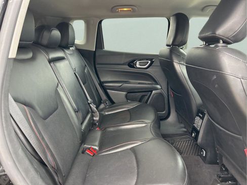 Certified 2022 Jeep Compass Trailhawk AWD/4WD image 11