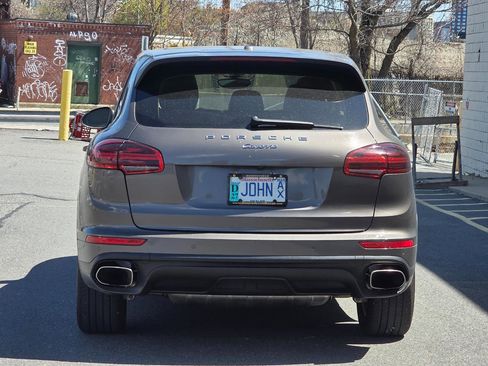 Used 2016 Porsche Cayenne AWD/4WD image 6