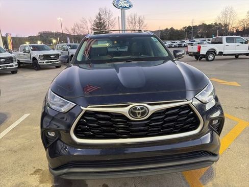 Used 2020 Toyota Highlander XLE image 31