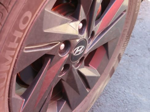 Used 2022 Hyundai Elantra SEL image 24