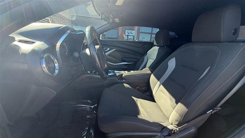 Used 2019 Chevrolet Camaro LT RWD image 17