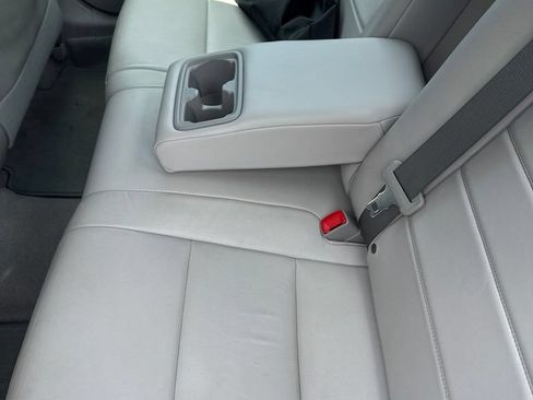 Used 2016 Toyota Camry XLE w/ Moonroof Package FWD image 10