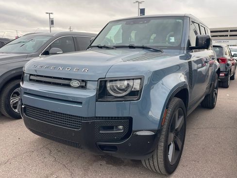 Used 2024 Land Rover Defender 110 X-Dynamic SE image 4