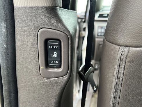 Used 2015 Honda Odyssey Touring image 12
